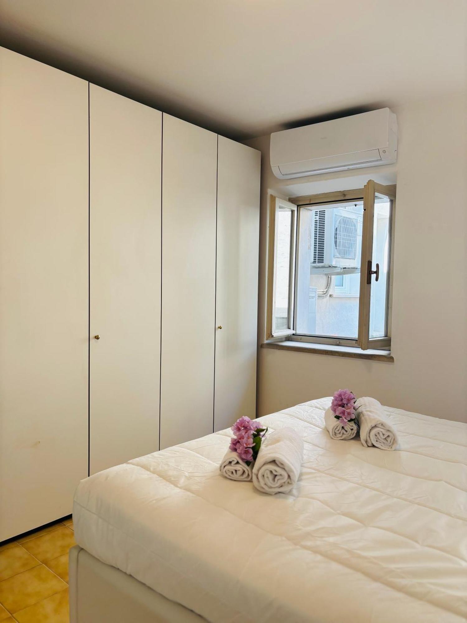 Living Apartment *